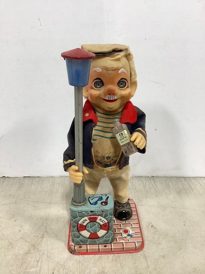Vintage Charley Weaver bartender tin toy (1 of 1)