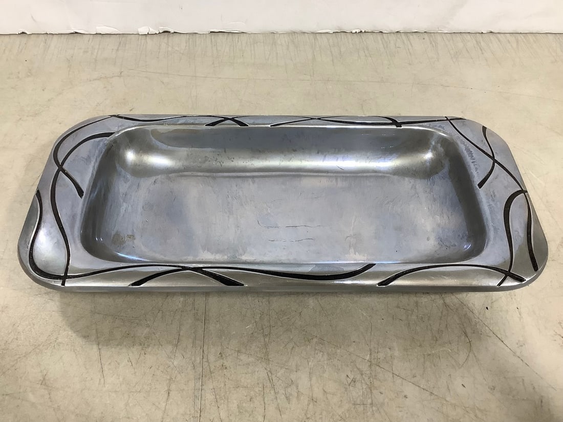 Lenox Metal Tray(6.75inx14.75in): Lenox Metal Tray(6.75inx14.75in)