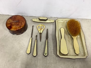 Vintage dresser set