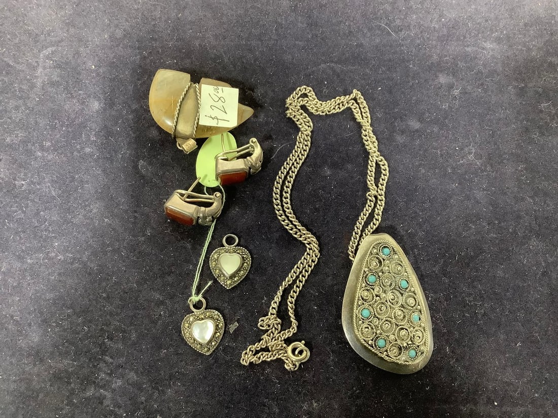 Sterling silver jewelry: Sterling silver jewelry