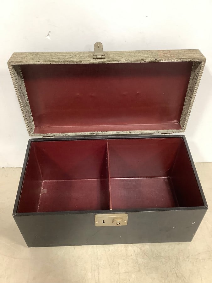 Vintage 45s Case *EMPTY* (8inx8inx15in) (1 of 1)