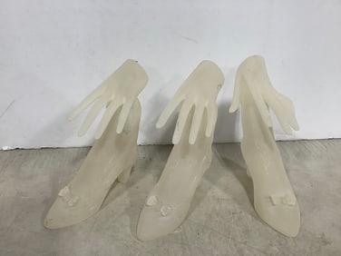 Resin hand/heel statues(8.5in.tall)
