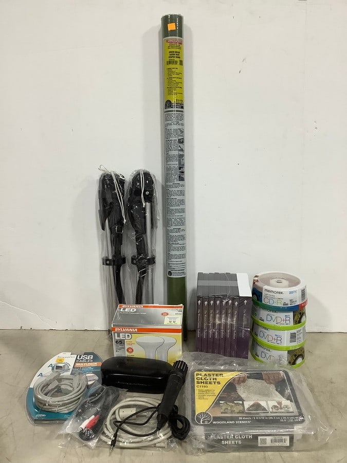 Tripods, flood lamps, plaster cloth sheets, and more: Tripods, flood lamps, plaster cloth sheets, and more