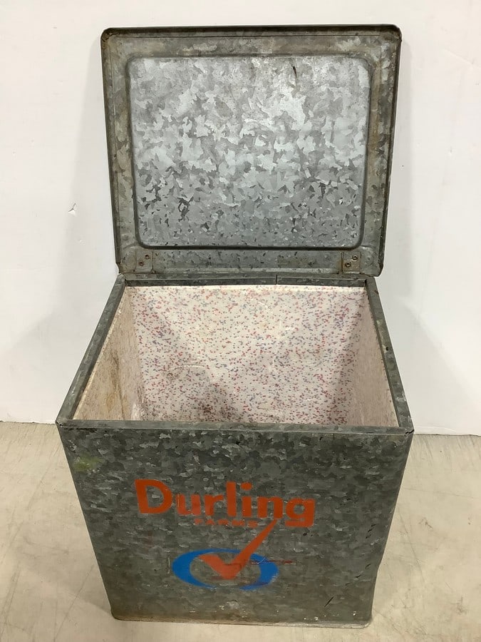Vintage Durling Farms Dairy Container (13.5inx13inx11in): Vintage Durling Farms Dairy Container (13.5inx13inx11in)