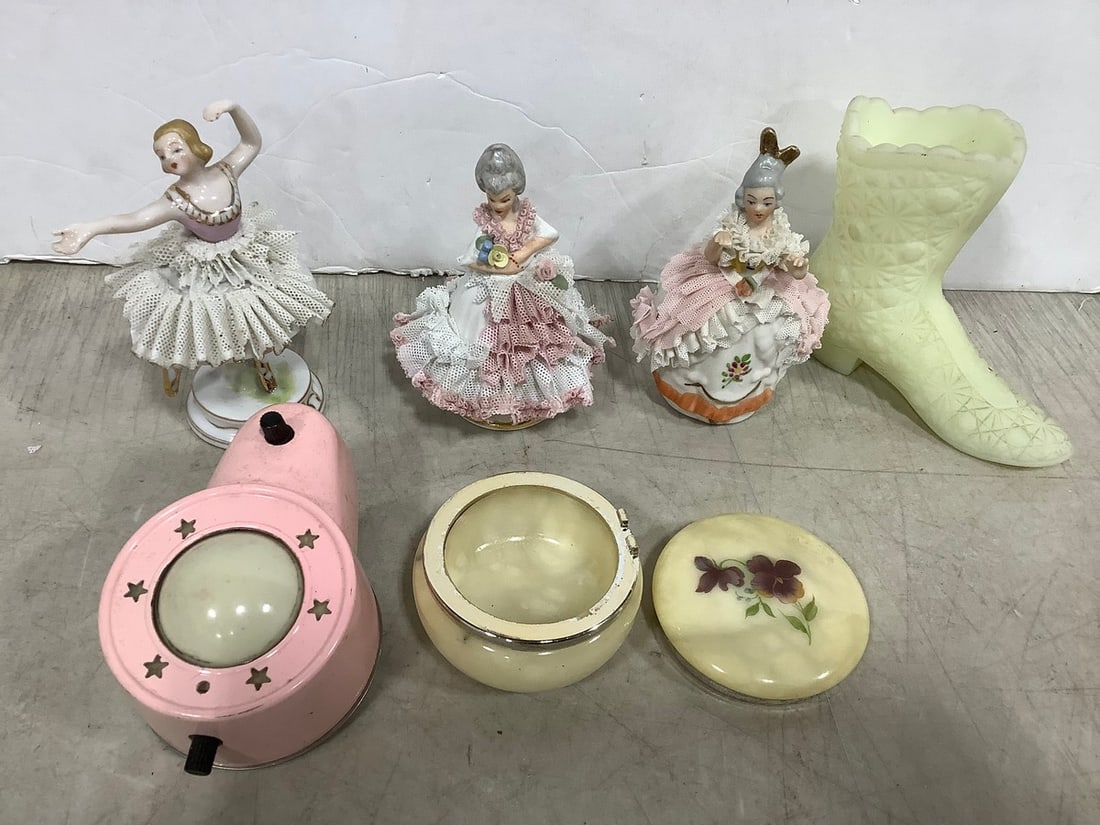 Ceramic Figurines *chipped,* Fenton Glass Boot, and more: Ceramic Figurines *chipped,* Fenton Glass Boot, and more