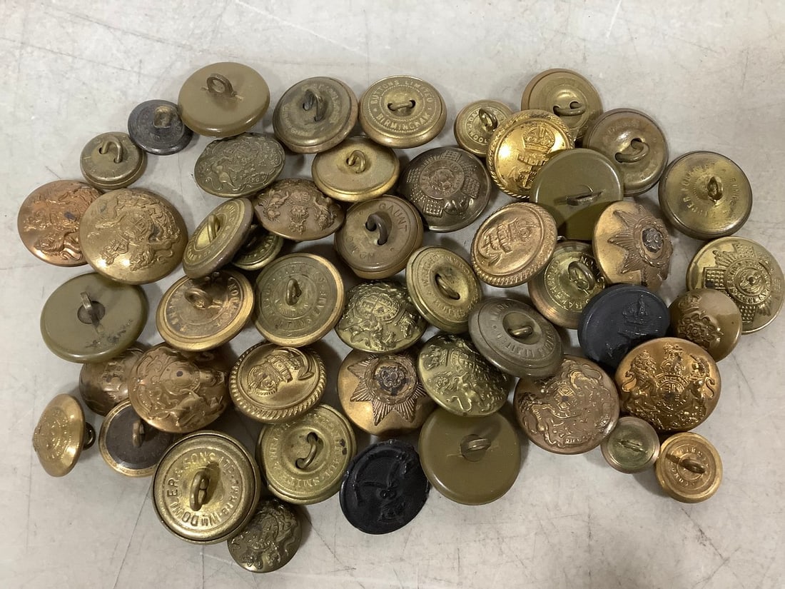 WW2 Era British Uniform Brass Buttons (1 of 1)