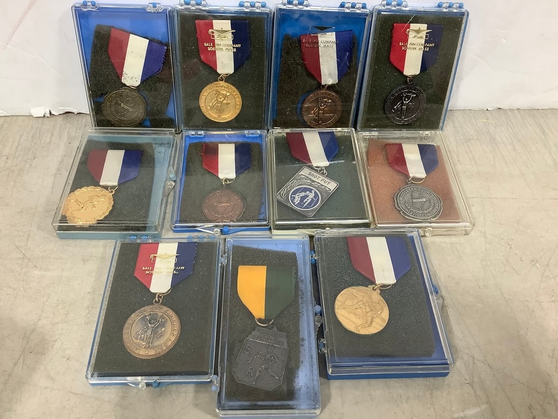 Vintage Medals in Tin Box: Vintage Medals in Tin Box