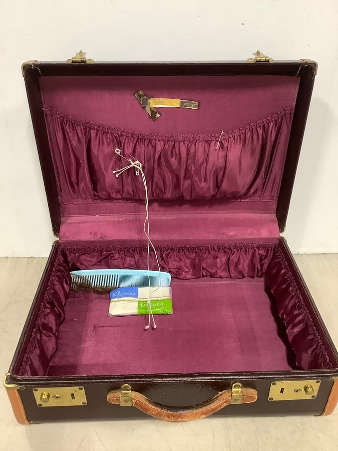 Vintage Empty Hygiene Case (1 of 1)