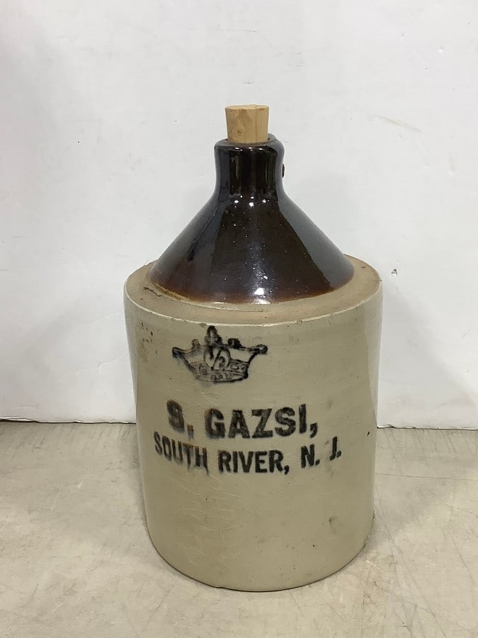 Gazsi Tom's River 1/2 gallon stoneware jug (1 of 1)