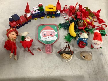 Vintage Christmas toys/decor