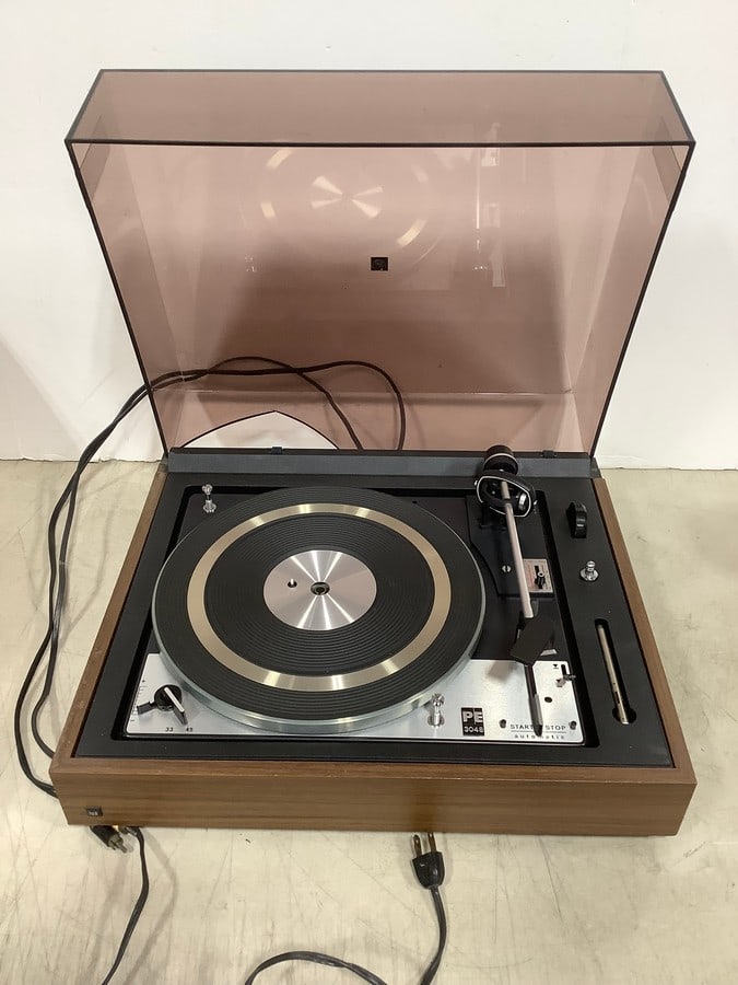 Dual PE record player(model:3048-top cover damaged) (1 of 1)