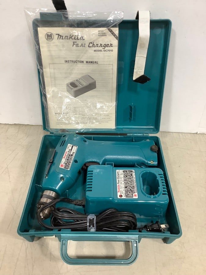 Makita Cordless Drill with Fast Charger in Case (1 of 1)