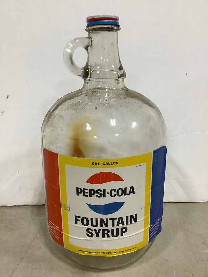 Pepsi-Cola 1 Gallon Bottle: Pepsi-Cola 1 Gallon Bottle