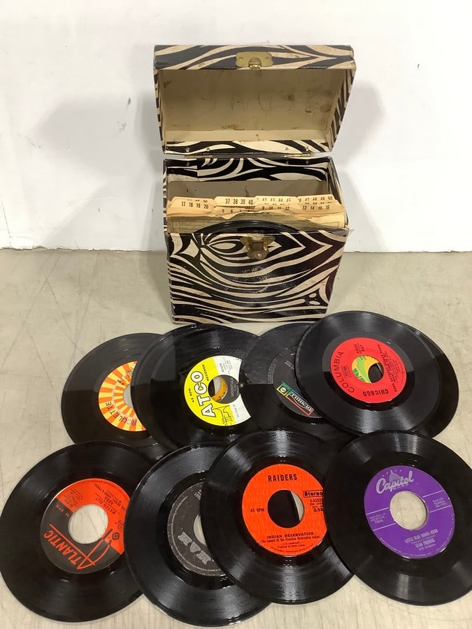 Vintage 45s in Record Case (1 of 1)