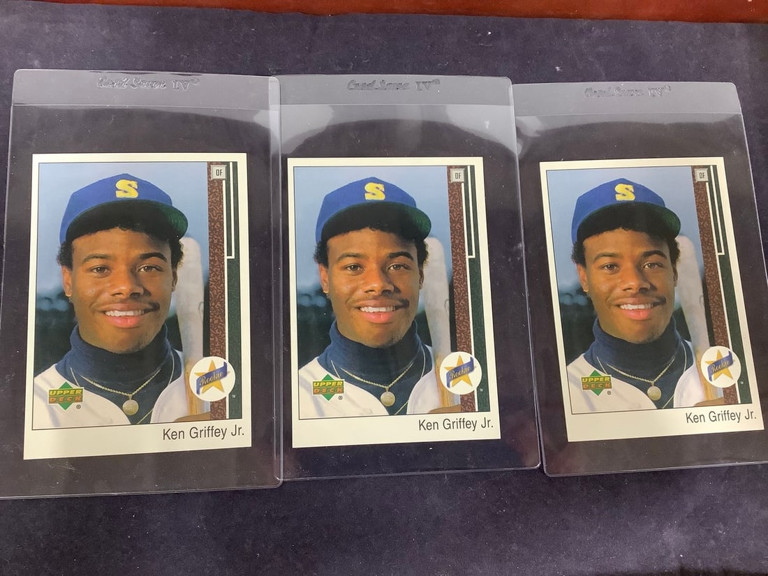 Ken Griffey Jr. Baseball Cards (3.5inx5in): Ken Griffey Jr. Baseball Cards (3.5inx5in)