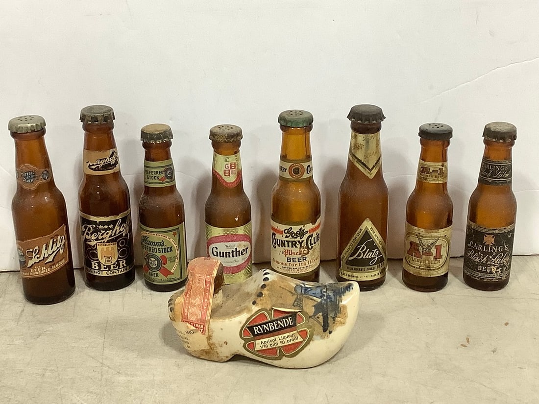 Vintage beer bottle salt/pepper shakers(Tallest - 4.5in): Vintage beer bottle salt/pepper shakers(Tallest - 4.5in)