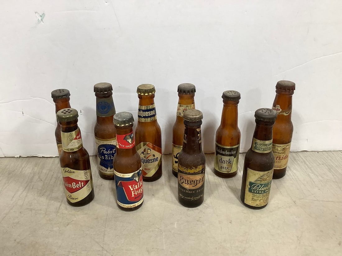 Vintage beer bottle salt/pepper shakers(Tallest - 4.5in): Vintage beer bottle salt/pepper shakers(Tallest - 4.5in)