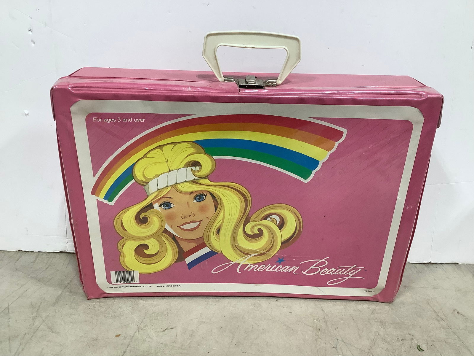 1984 American Beauty carrying case for Barbie by Tara Toy Co.: 1984 American Beauty carrying case for Barbie by Tara Toy Co.