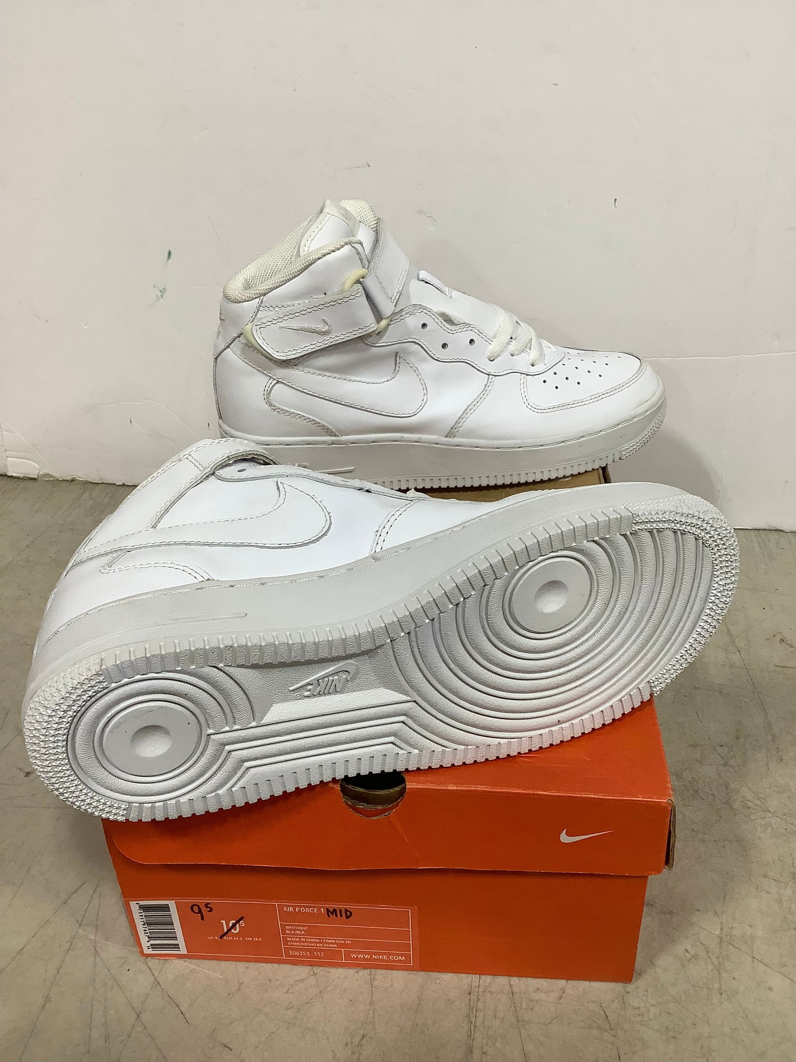 Nike Air Force 1 Mid Sneakers - 306353 112 (Size: 9.5): Nike Air Force 1 Mid Sneakers - 306353 112 (Size: 9.5)