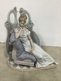 Ceramic Lladro Figurine (14in Tall) *WITH BOX*