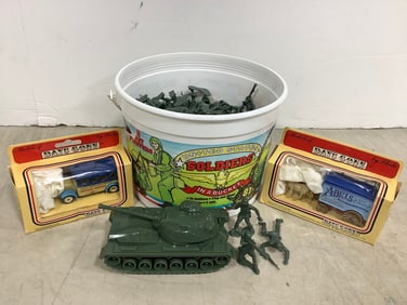 Bucket of US Soldiers, and Days Gone Horse Carriage Models