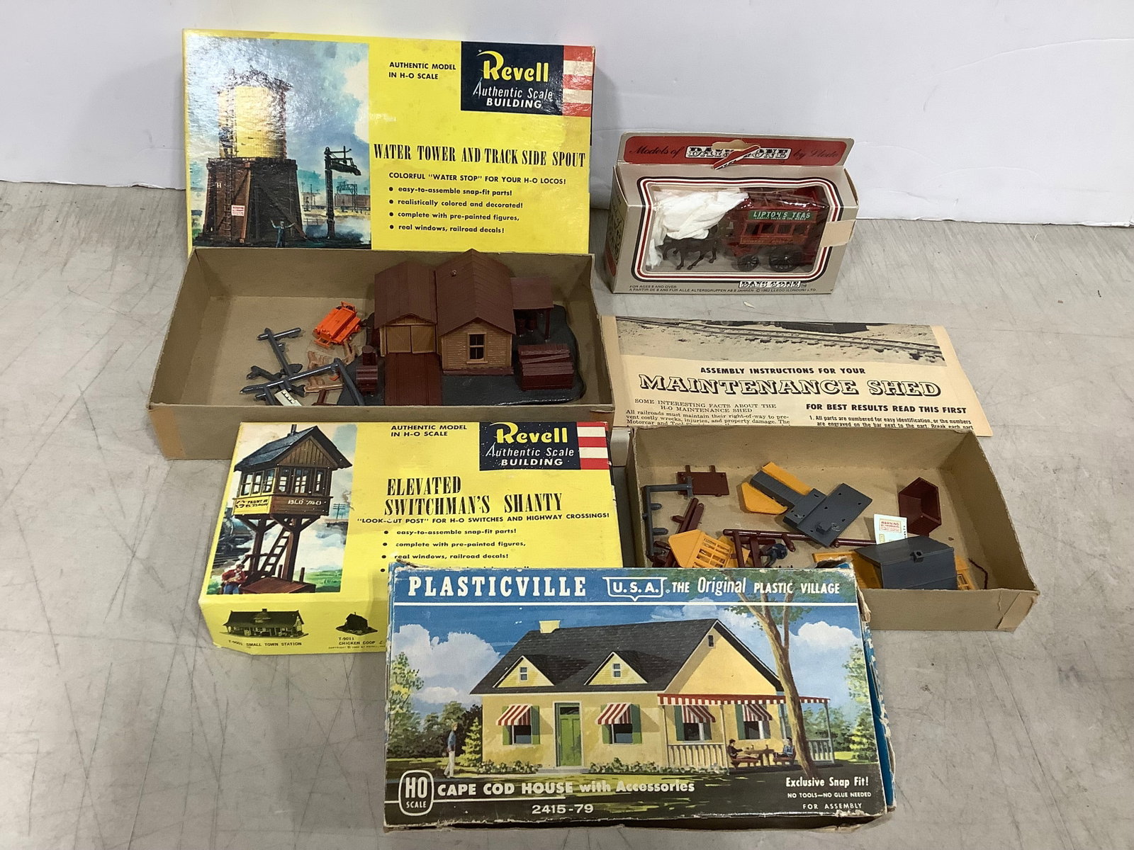 Revell and Plasticville Model Kits: Revell and Plasticville Model Kits