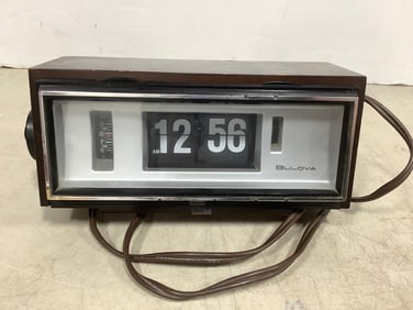Vintage Bulova flip alarm clock(works-cover needs repair)