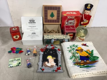 Christmas decor(ornaments, snowglobe, and more)