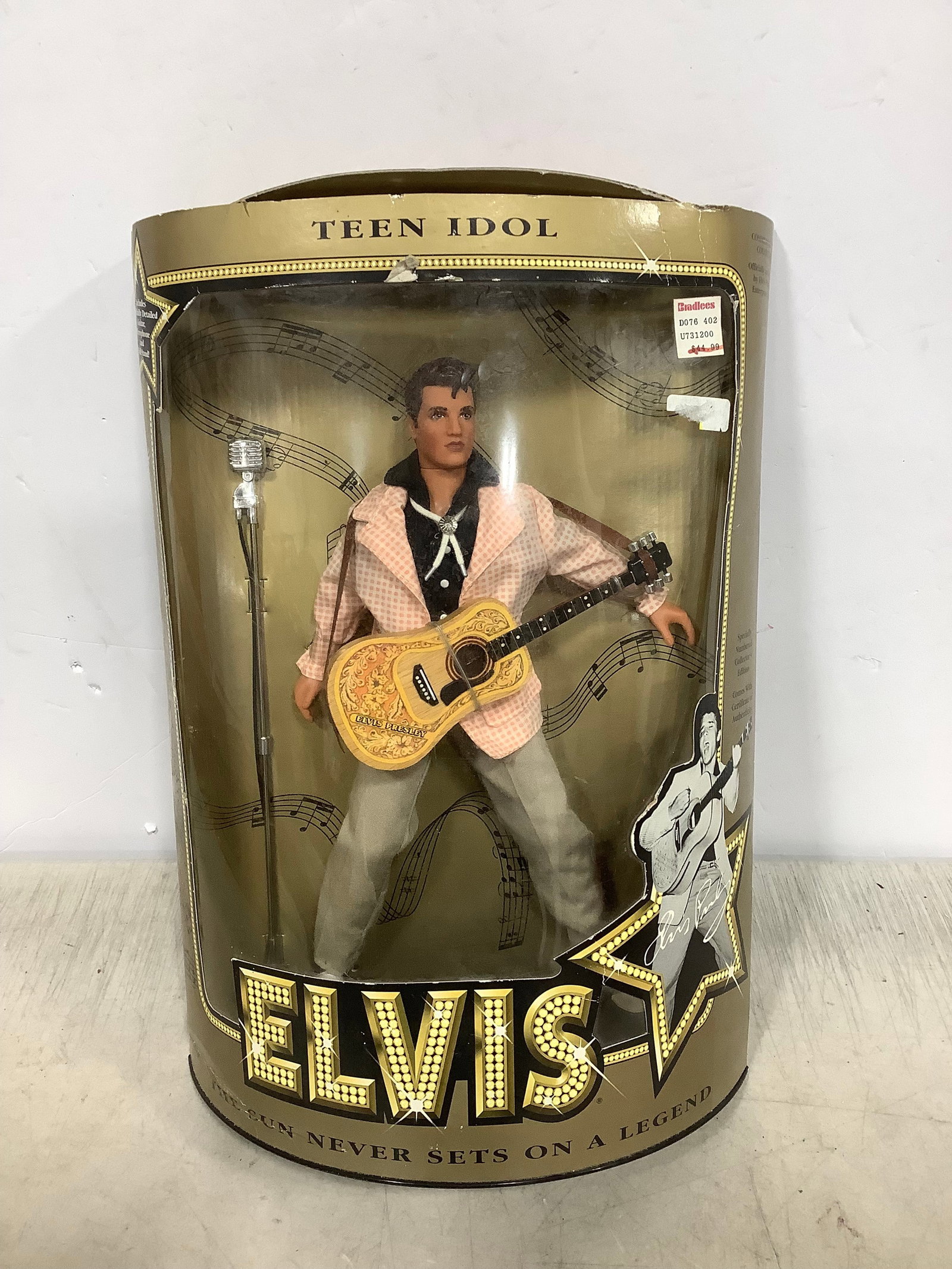 Elvis teen idol collectible doll in box: Elvis teen idol collectible doll in box
