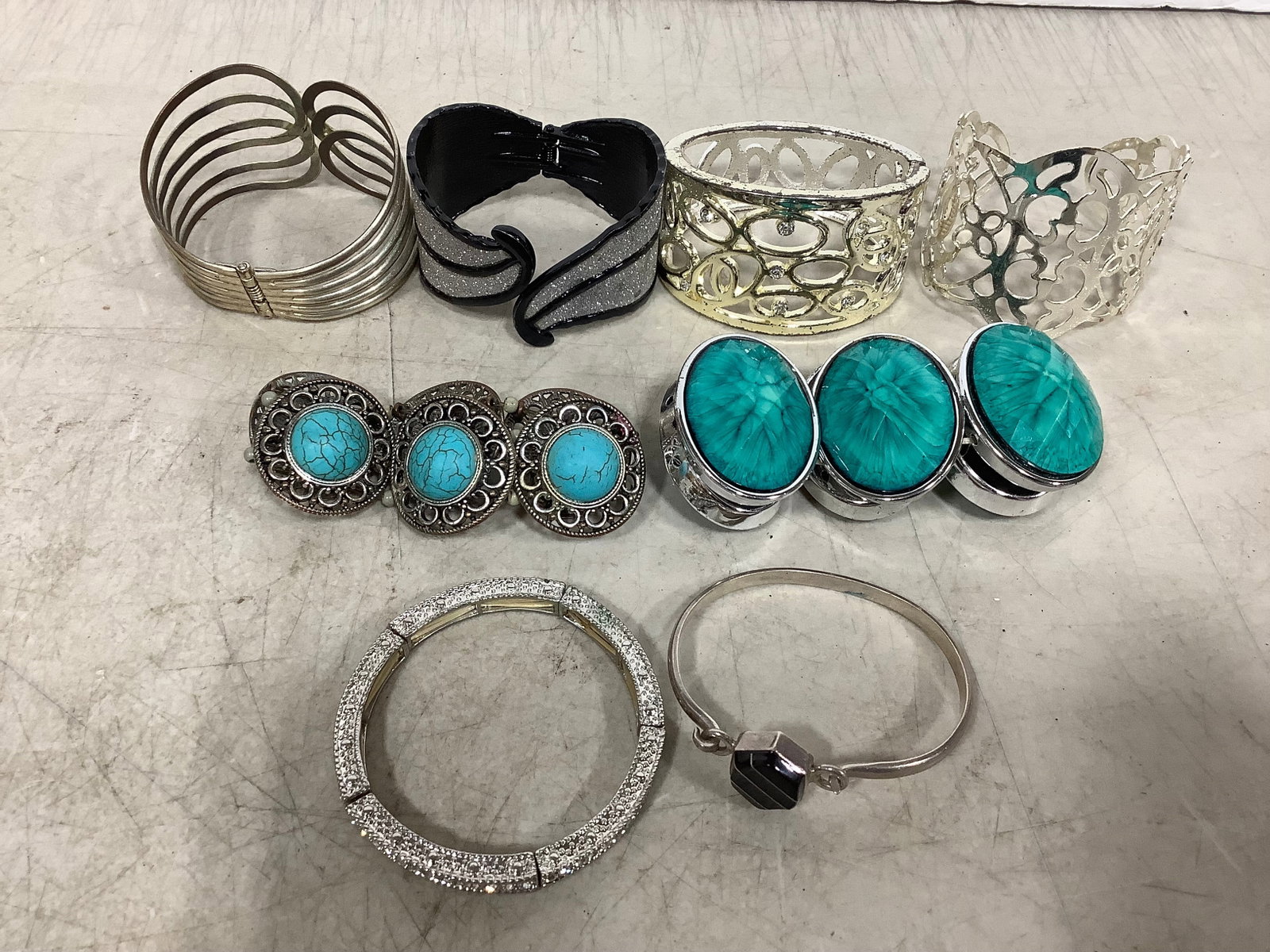 Costume bracelets: Costume bracelets