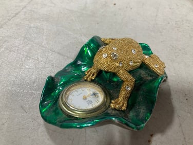 Crystal Frog Clock