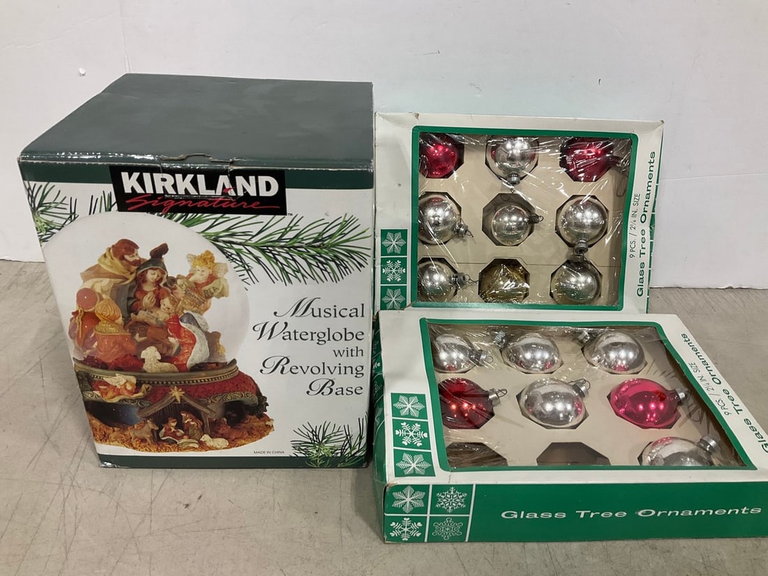 Kirkland Musical Waterglobe and Christmas Ornaments: Kirkland Musical Waterglobe and Christmas Ornaments