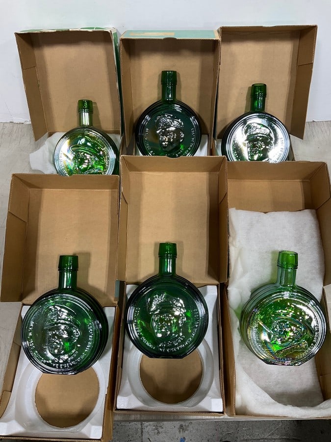 Commemorative presidential decanters: Commemorative presidential decanters