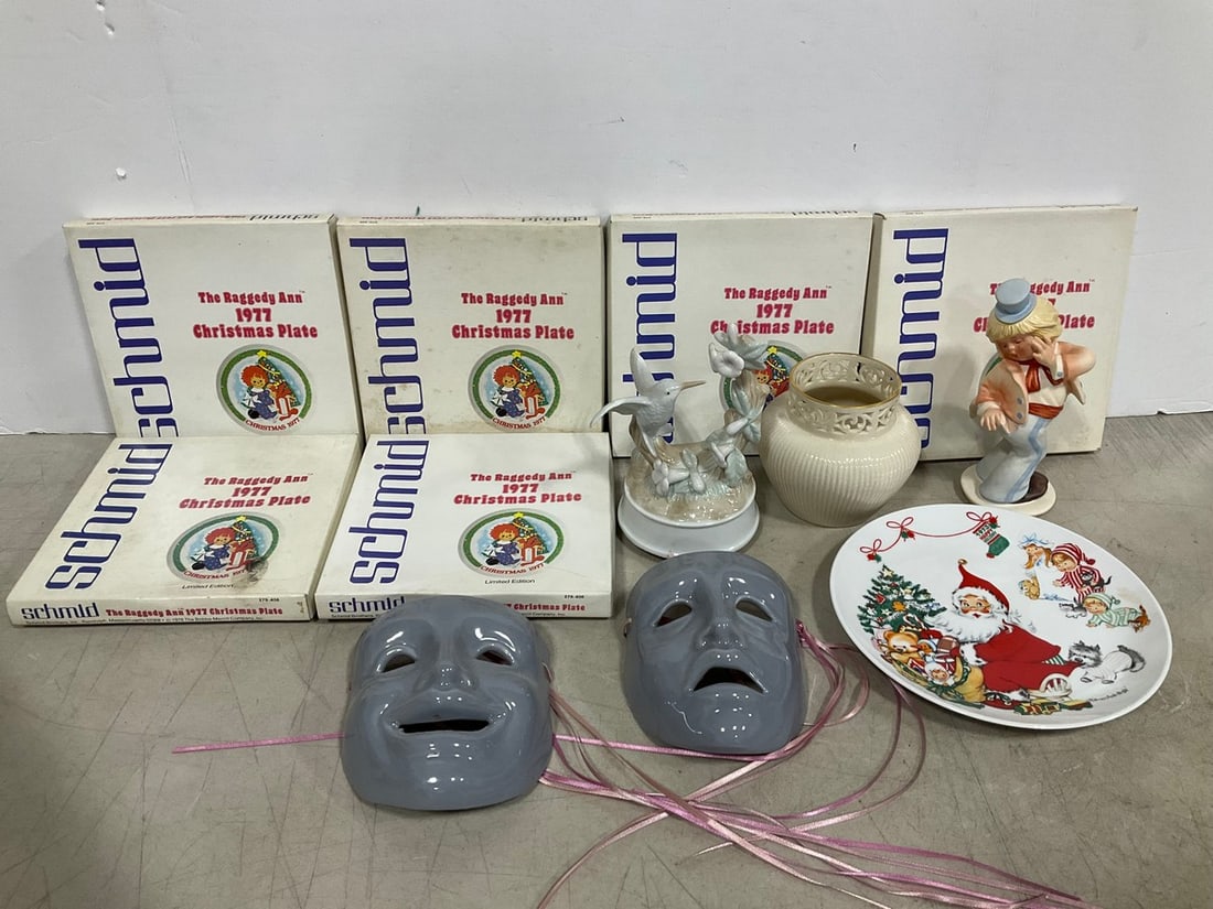 Schmid 1977 Raggedy Ann plates, ceramic face masks, and more (1 of 1)