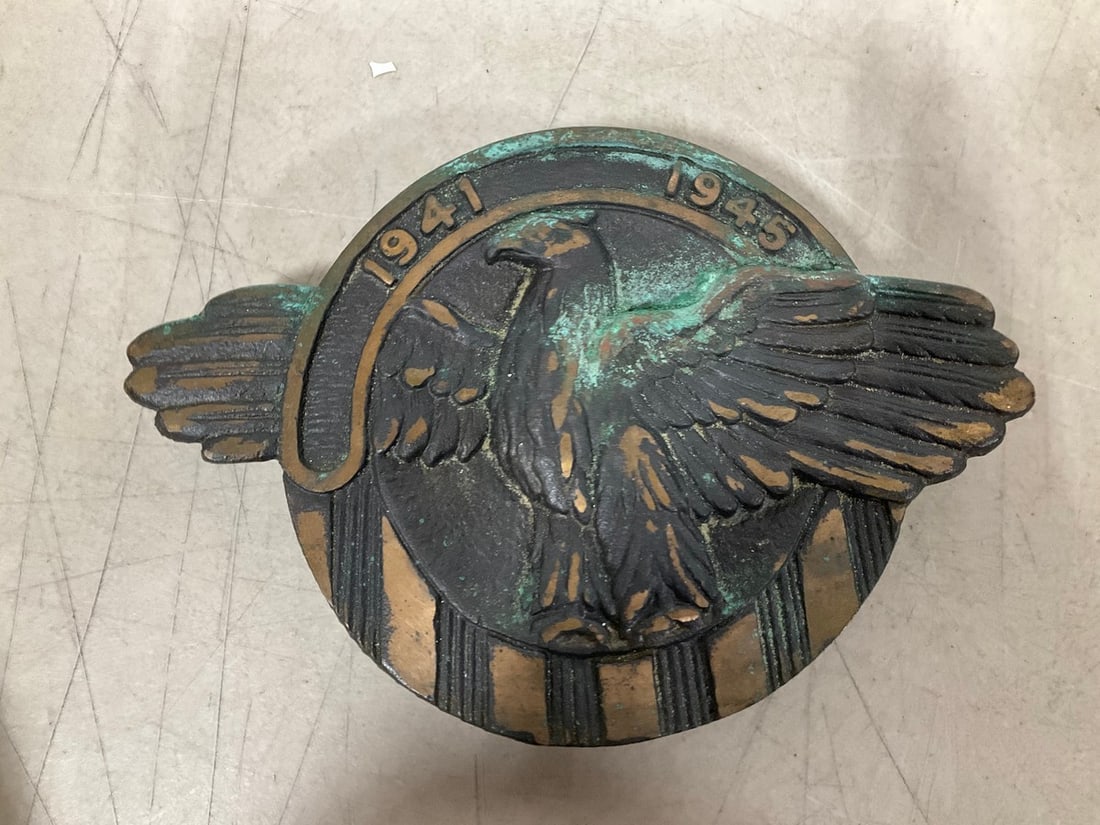 WWII cast bronze grave marker (1 of 1)