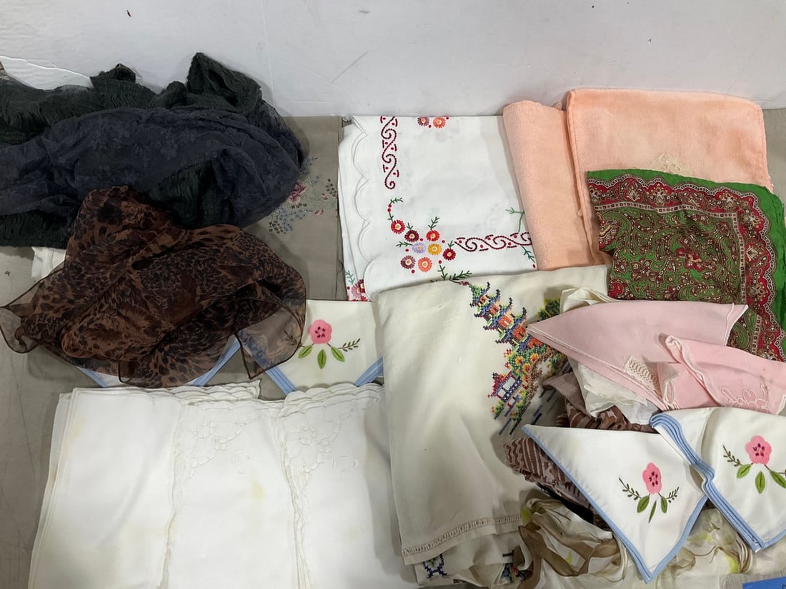 Various Kitchen Towels (1 of 1)