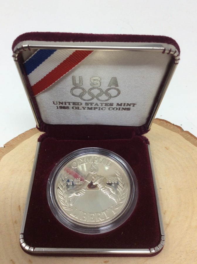 USA Mint 1988 S Olympic Seoul Korea proof silver dollar coin(in original case): USA Mint 1988 S Olympic Seoul Korea proof silver dollar coin(in original case)
