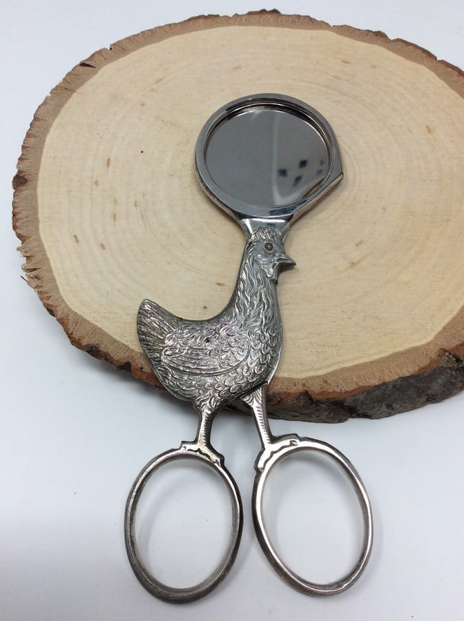 Vintage chicken egg topper cutlery item: Vintage chicken egg topper cutlery item