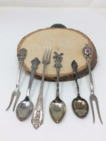 6 Vintage collectible spoons