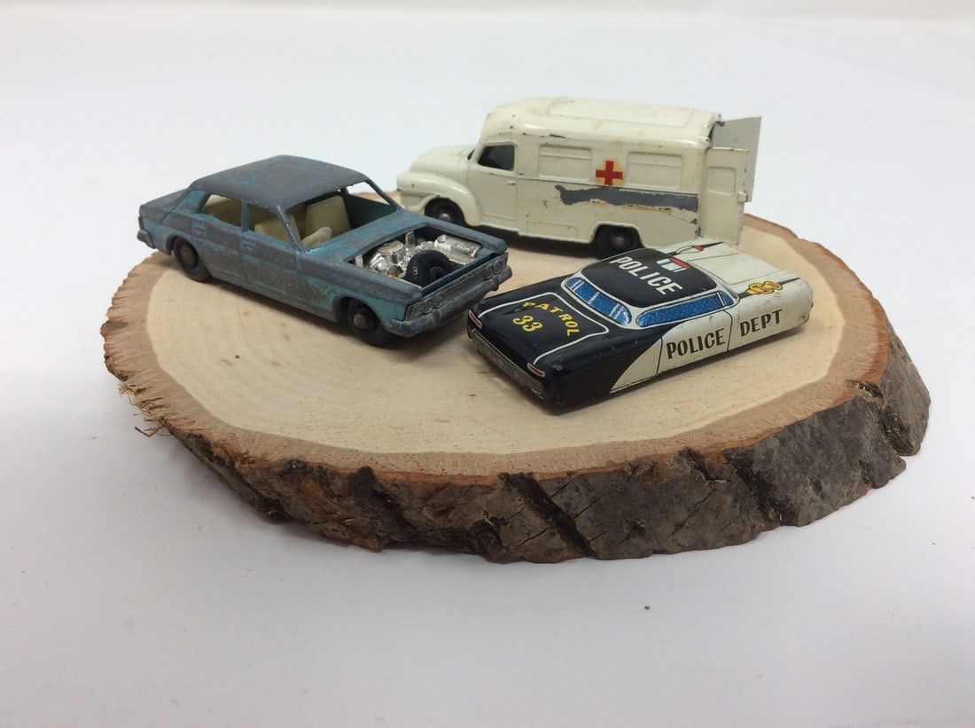 Lot of 3 vintage cars(Ford Zodiac and more-made in England): Lot of 3 vintage cars(Ford Zodiac and more-made in England)