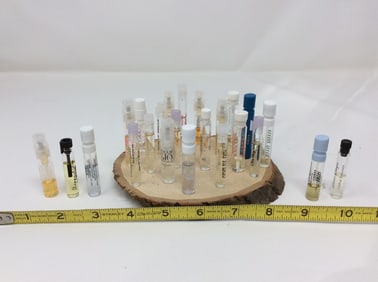 Large lot of vintage perfume samples(Escada, Dolce & Gabbana, Versace, and more)