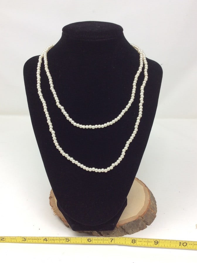 Vintage pearl costume necklace: Vintage pearl costume necklace