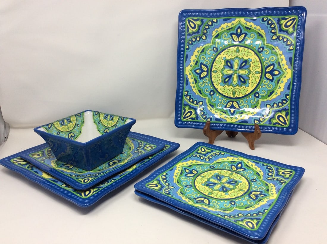 Cynthia Rowley NY Melamine Dinner Plates, Bowl, and Salad Plates: Cynthia Rowley NY Melamine Dinner Plates, Bowl, and Salad Plates