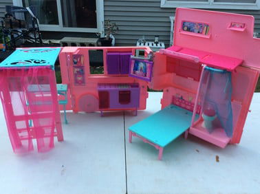 Barbie camper