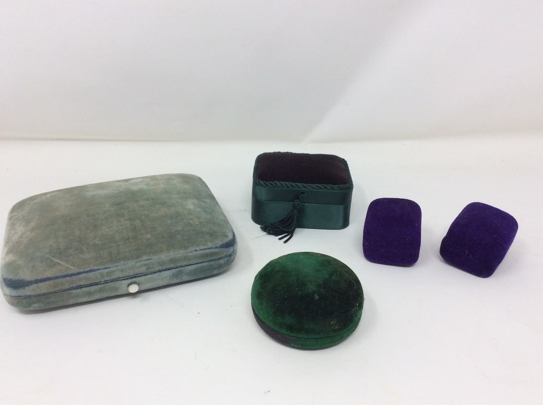 Antique jewelry boxes: Antique jewelry boxes