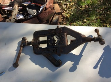 Vintage pipe vise-NYE-no 90(capacity 1/3 o 2)