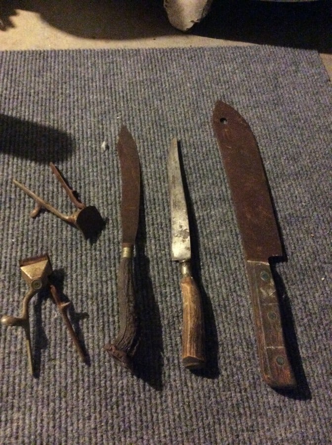 Vintage Knives - 2 with antler handles: Vintage Knives - 2 with antler handles
