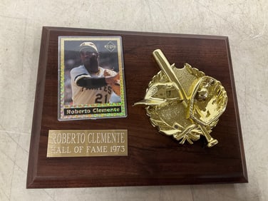 Roberto Clemente wall plaque(7in.x9in.)