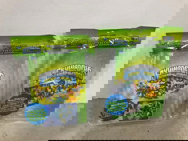 Skylanders Collector Card Starter Kit (includes album, 4 Foil Cards, 2 Packs, and more)