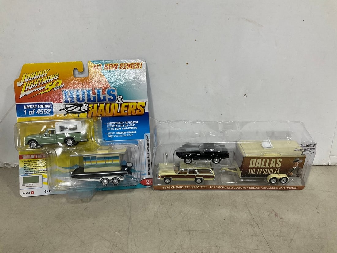 Johnny Lightning Hulls & Haulers collectible cars and 1970's collectible cars(Corvette/Ford): Johnny Lightning Hulls & Haulers collectible cars and 1970's collectible cars(Corvette/Ford)